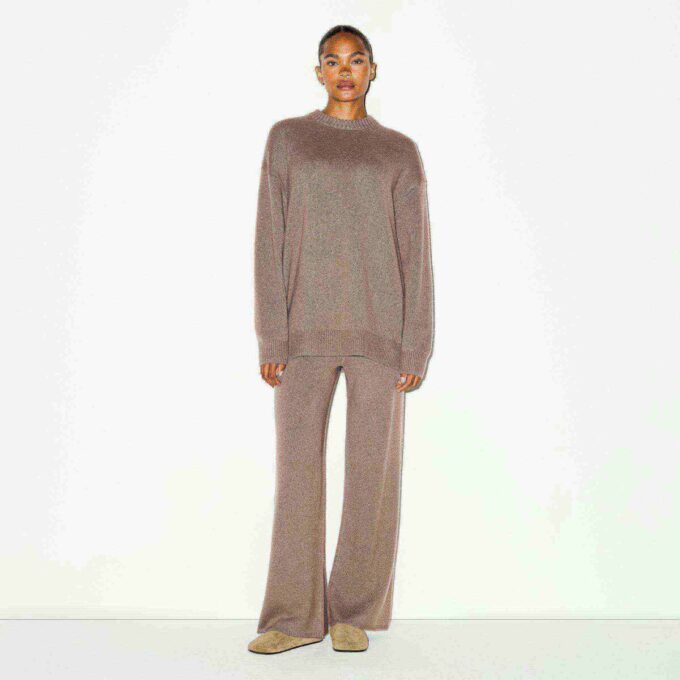 CASHMERE OVERSIZED SWEATER CASHMERE OVERSIZED SWEATER