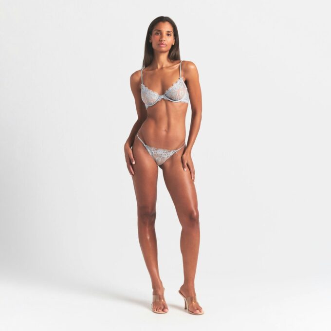 EMBROIDERED LINGERIE FRONT CLOSE UNLINED BRA EMBROIDERED LINGERIE FRONT CLOSE UNLINED BRA