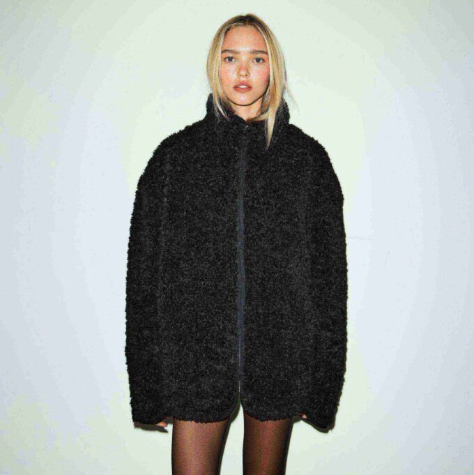 FAUX FUR OVERSIZED MOCK NECK JACKET FAUX FUR OVERSIZED MOCK NECK JACKET