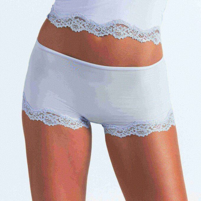 FITS EVERYBODY LACE TRIANGLE CAMI AND BOY SHORT SET