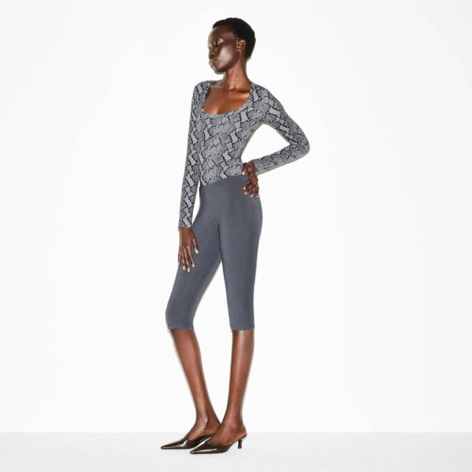 FITS EVERYBODY LONG SLEEVE SCOOP BODYSUIT FITS EVERYBODY LONG SLEEVE SCOOP BODYSUIT