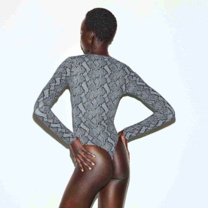 FITS EVERYBODY LONG SLEEVE SCOOP BODYSUIT FITS EVERYBODY LONG SLEEVE SCOOP BODYSUIT