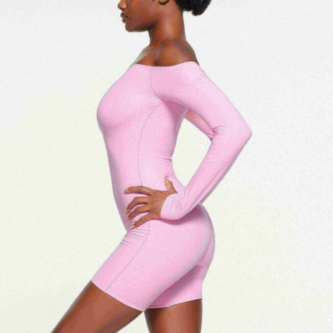 FITS EVERYBODY PICOT OFF THE SHOULDER ONESIE FITS EVERYBODY PICOT OFF THE SHOULDER ONESIE