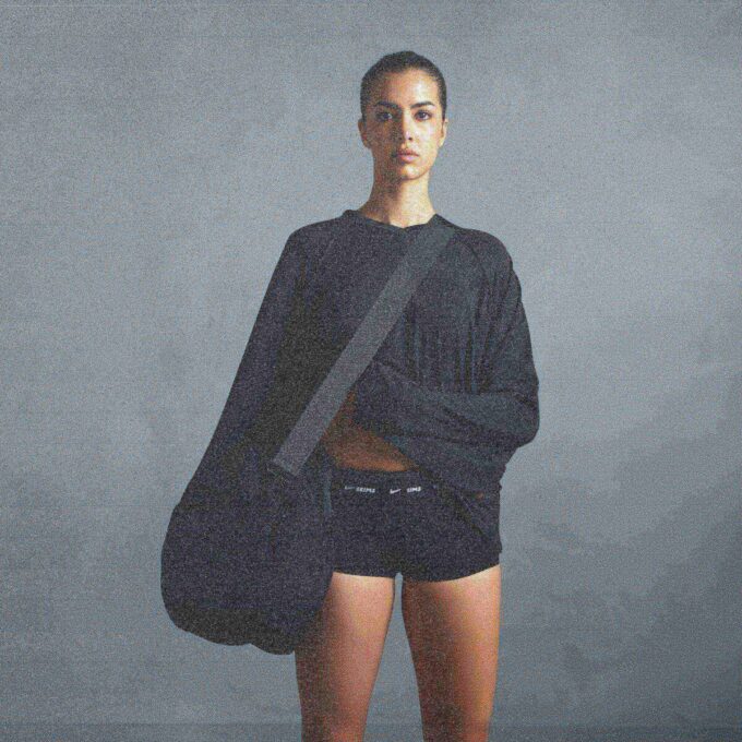 NikeSKIMS AIRY V-NECK OVERSIZED LONG SLEEVE TOP NikeSKIMS AIRY V-NECK OVERSIZED LONG SLEEVE TOP