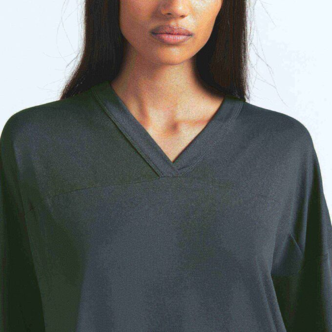 NikeSKIMS AIRY V-NECK OVERSIZED TOP