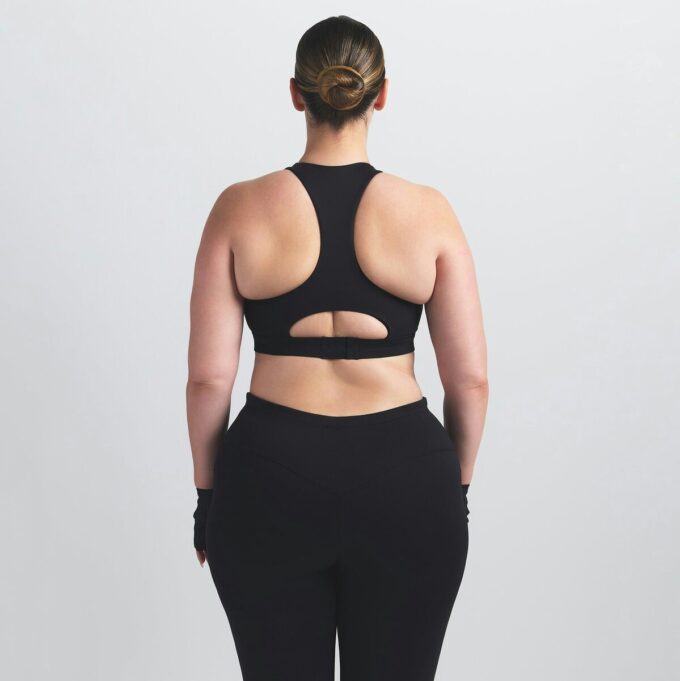 NikeSKIMS MATTE HIGH NECK BRA NikeSKIMS MATTE HIGH NECK BRA