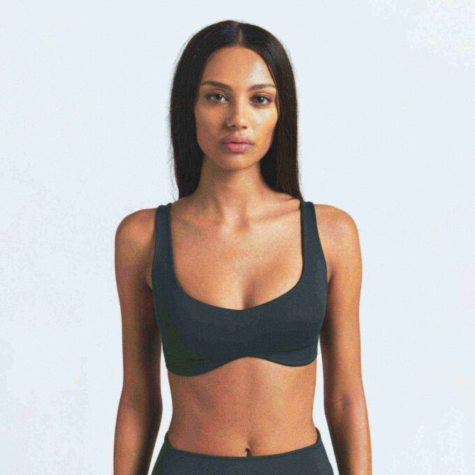 NikeSKIMS MATTE SHAPING SCOOP BRA