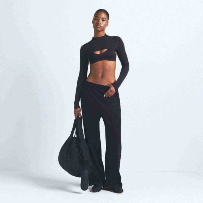 NikeSKIMS MATTE TRICOT SIDE SNAPS PANT NikeSKIMS MATTE TRICOT SIDE SNAPS PANT