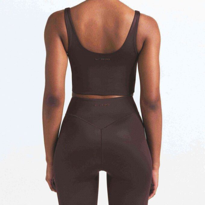 NikeSKIMS SHINE BONDED WAIST 26″ LEGGING NikeSKIMS SHINE BONDED WAIST 26″ LEGGING