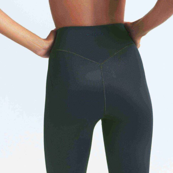 NikeSKIMS SHINE BONDED WAIST 26″ LEGGING NikeSKIMS SHINE BONDED WAIST 26″ LEGGING