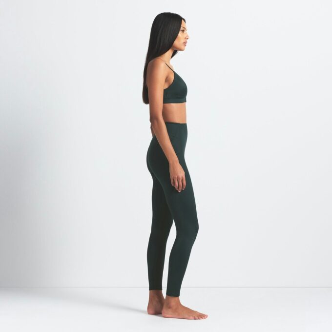 NikeSKIMS SHINE BONDED WAIST 26″ LEGGING NikeSKIMS SHINE BONDED WAIST 26″ LEGGING