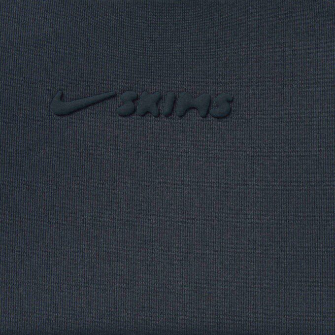 NikeSKIMS SHINE BONDED WAIST 26″ LEGGING NikeSKIMS SHINE BONDED WAIST 26″ LEGGING