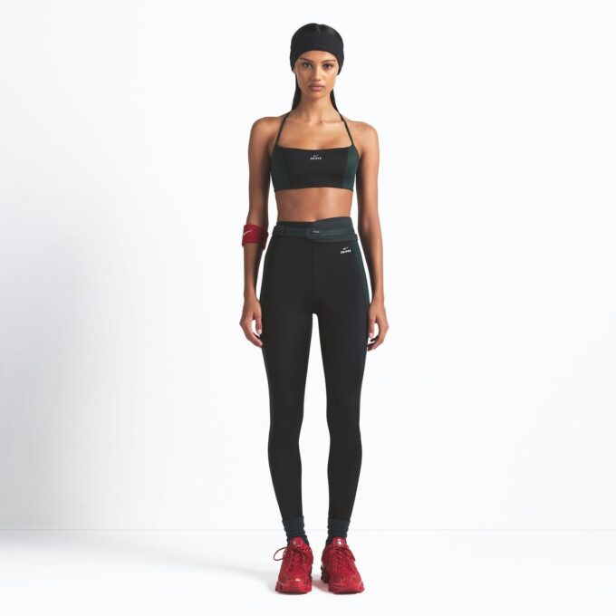 NikeSKIMS SHINE DRAWCORD STIRRUP 26″ LEGGING NikeSKIMS SHINE DRAWCORD STIRRUP 26″ LEGGING