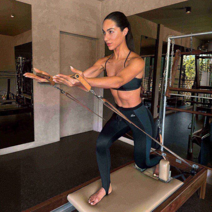 NikeSKIMS SHINE DRAWCORD STIRRUP 26″ LEGGING NikeSKIMS SHINE DRAWCORD STIRRUP 26″ LEGGING