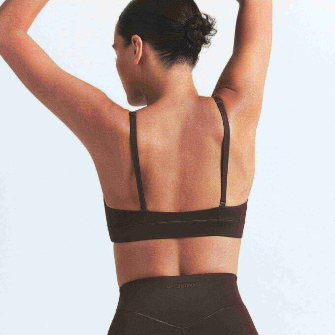 NikeSKIMS SHINE TRIANGLE BRA NikeSKIMS SHINE TRIANGLE BRA