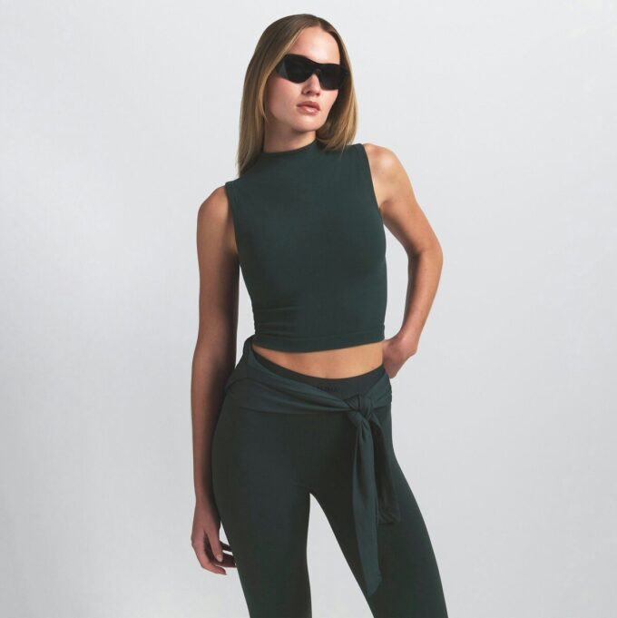 NikeSKIMS VINTAGE SEAMLESS MOCK NECK BRA TOP NikeSKIMS VINTAGE SEAMLESS MOCK NECK BRA TOP