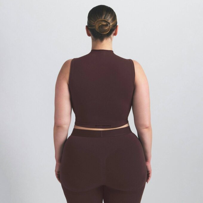 NikeSKIMS VINTAGE SEAMLESS MOCK NECK BRA TOP NikeSKIMS VINTAGE SEAMLESS MOCK NECK BRA TOP