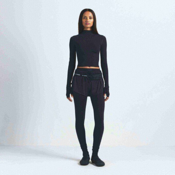 NikeSKIMS VINTAGE SEAMLESS MOCK NECK CROP TOP NikeSKIMS VINTAGE SEAMLESS MOCK NECK CROP TOP