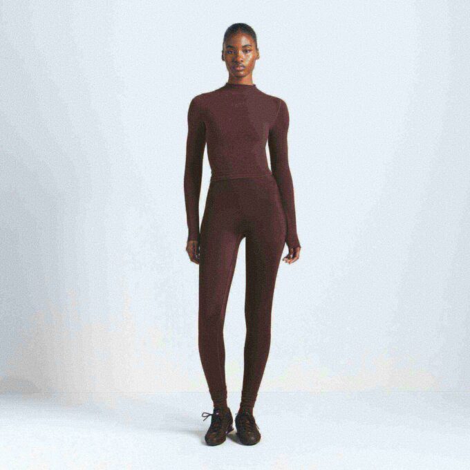 NikeSKIMS VINTAGE SEAMLESS MOCK NECK CROP TOP NikeSKIMS VINTAGE SEAMLESS MOCK NECK CROP TOP