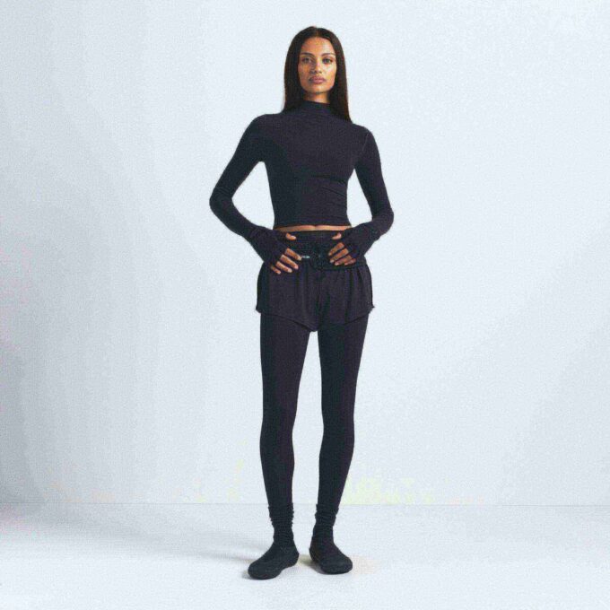 NikeSKIMS VINTAGE SEAMLESS MOCK NECK CROP TOP NikeSKIMS VINTAGE SEAMLESS MOCK NECK CROP TOP