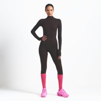 NikeSKIMS WEIGHTLESS LAYERS MOCK NECK LONG SLEEVE TOP NikeSKIMS WEIGHTLESS LAYERS MOCK NECK LONG SLEEVE TOP