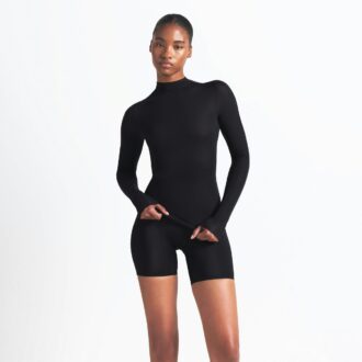 NikeSKIMS WEIGHTLESS LAYERS MOCK NECK LONG SLEEVE TOP NikeSKIMS WEIGHTLESS LAYERS MOCK NECK LONG SLEEVE TOP