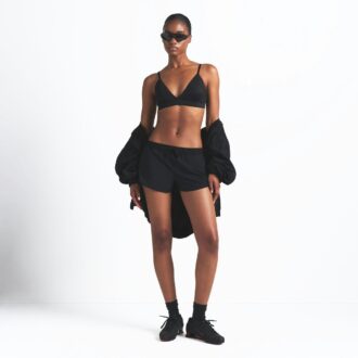 NikeSKIMS WOVEN NYLON 2.5″ RUNNER SHORT