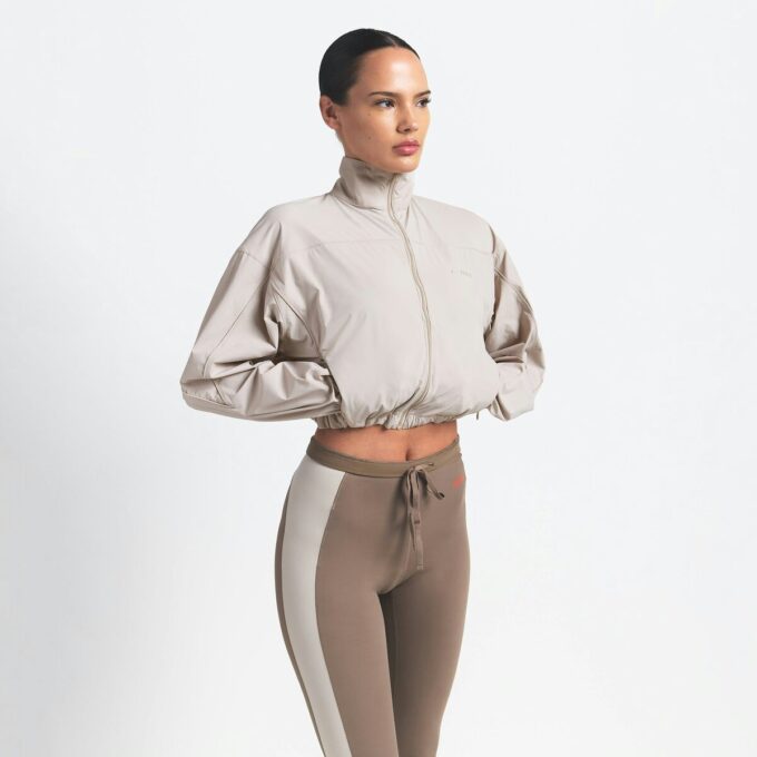 NikeSKIMS WOVEN NYLON CROP JACKET NikeSKIMS WOVEN NYLON CROP JACKET