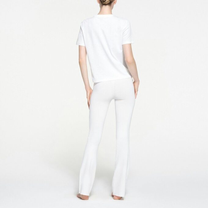 RELAXED TEES T-SHIRT RELAXED TEES T-SHIRT