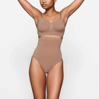 SEAMLESS SCULPT HIGH-WAISTED THONG