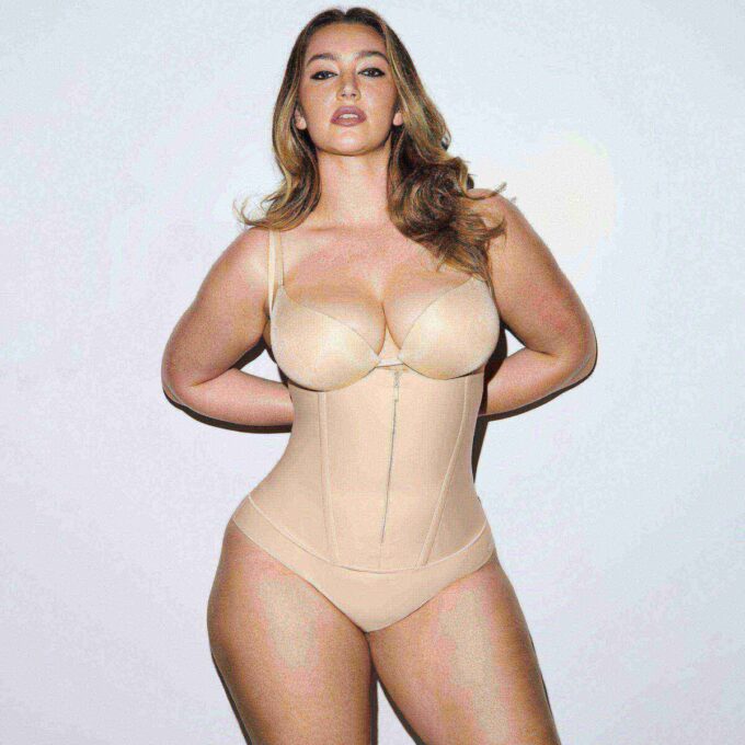 SKIMS BODY CORE SCULPT WAIST CINCHER THONG SKIMS BODY CORE SCULPT WAIST CINCHER THONG