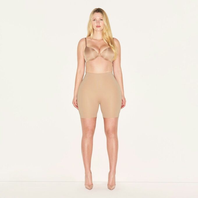 SKIMS BODY HIP ENHANCING PADDED SHORT SKIMS BODY HIP ENHANCING PADDED SHORT