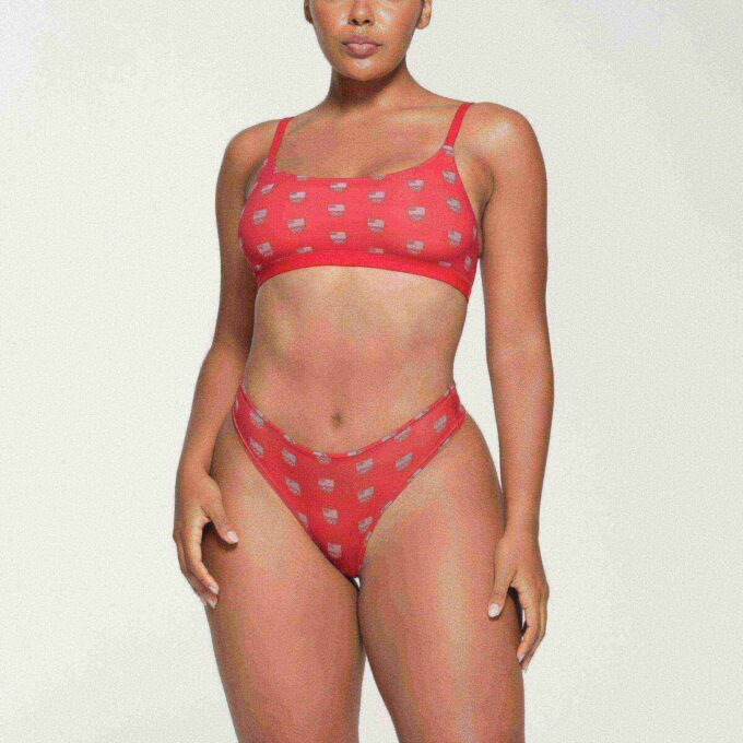 SKIMS FOR TEAM USA FITS EVERYBODY OLYMPIC SCOOP BRALETTE