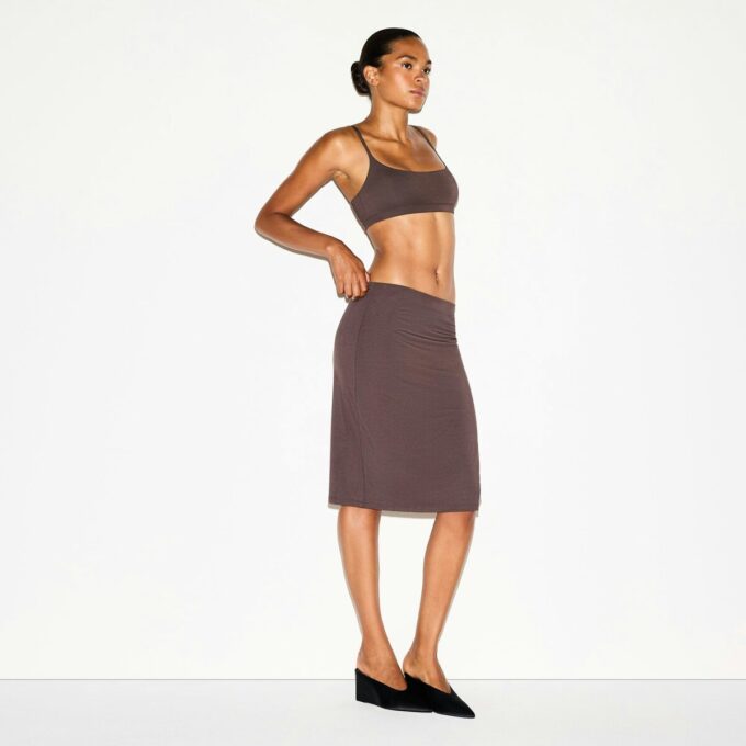 SMOOTH LAYERS MIDI SKIRT SMOOTH LAYERS MIDI SKIRT