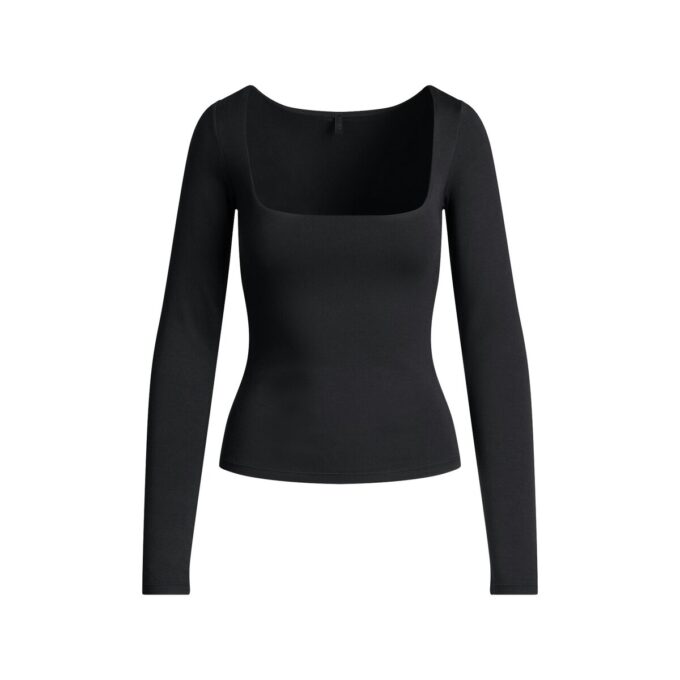 SMOOTH LAYERS SQUARE NECK TOP SMOOTH LAYERS SQUARE NECK TOP