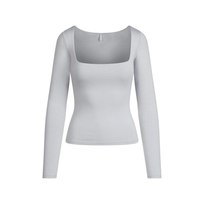 SMOOTH LAYERS SQUARE NECK TOP SMOOTH LAYERS SQUARE NECK TOP
