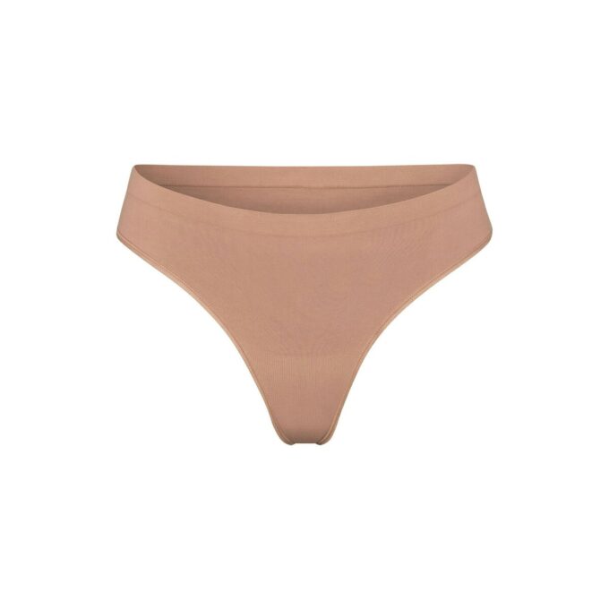 SOFT SMOOTHING SEAMLESS THONG SOFT SMOOTHING SEAMLESS THONG