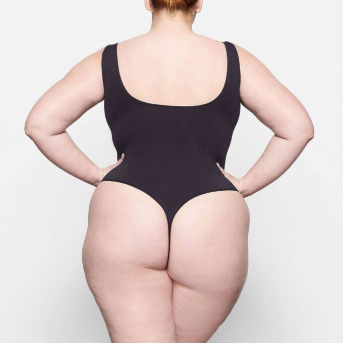 SOFT SMOOTHING SEAMLESS THONG BODYSUIT