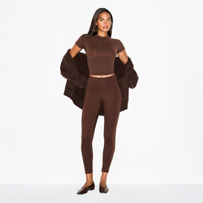 THE ESSENTIAL COLLECTION HIGH-WAISTED LEGGING THE ESSENTIAL COLLECTION HIGH-WAISTED LEGGING