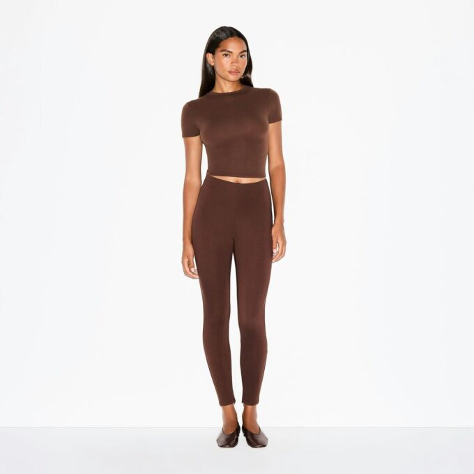 THE ESSENTIAL COLLECTION HIGH-WAISTED LEGGING THE ESSENTIAL COLLECTION HIGH-WAISTED LEGGING