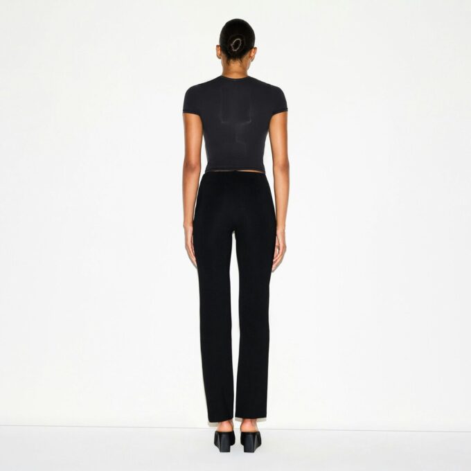 THE ESSENTIAL COLLECTION HIGH-WAISTED PINTUCK STRAIGHT LEG PANT THE ESSENTIAL COLLECTION HIGH-WAISTED PINTUCK STRAIGHT LEG PANT