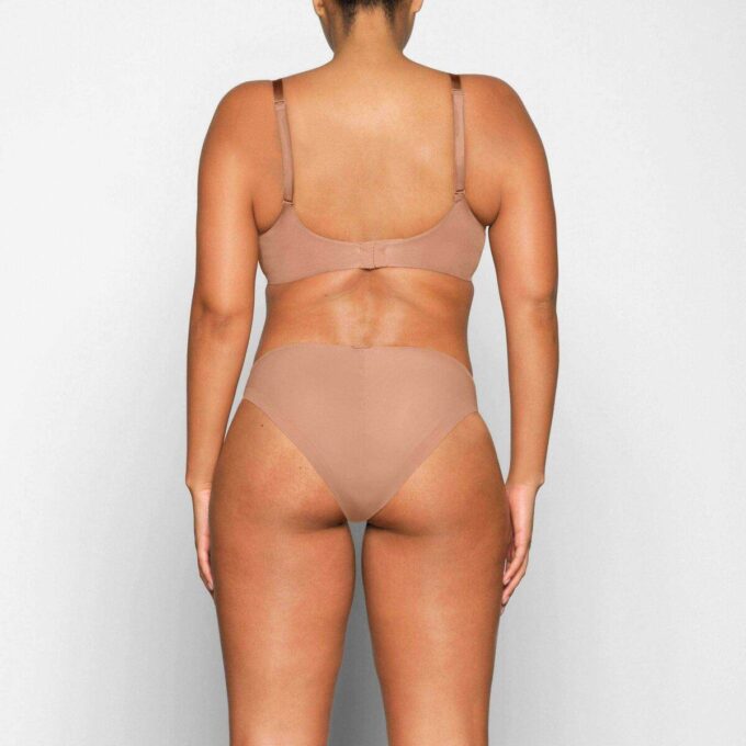 WEIGHTLESS SCOOP BRA