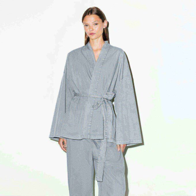 WOVEN LOUNGE OVERSIZED WRAP TOP WOVEN LOUNGE OVERSIZED WRAP TOP